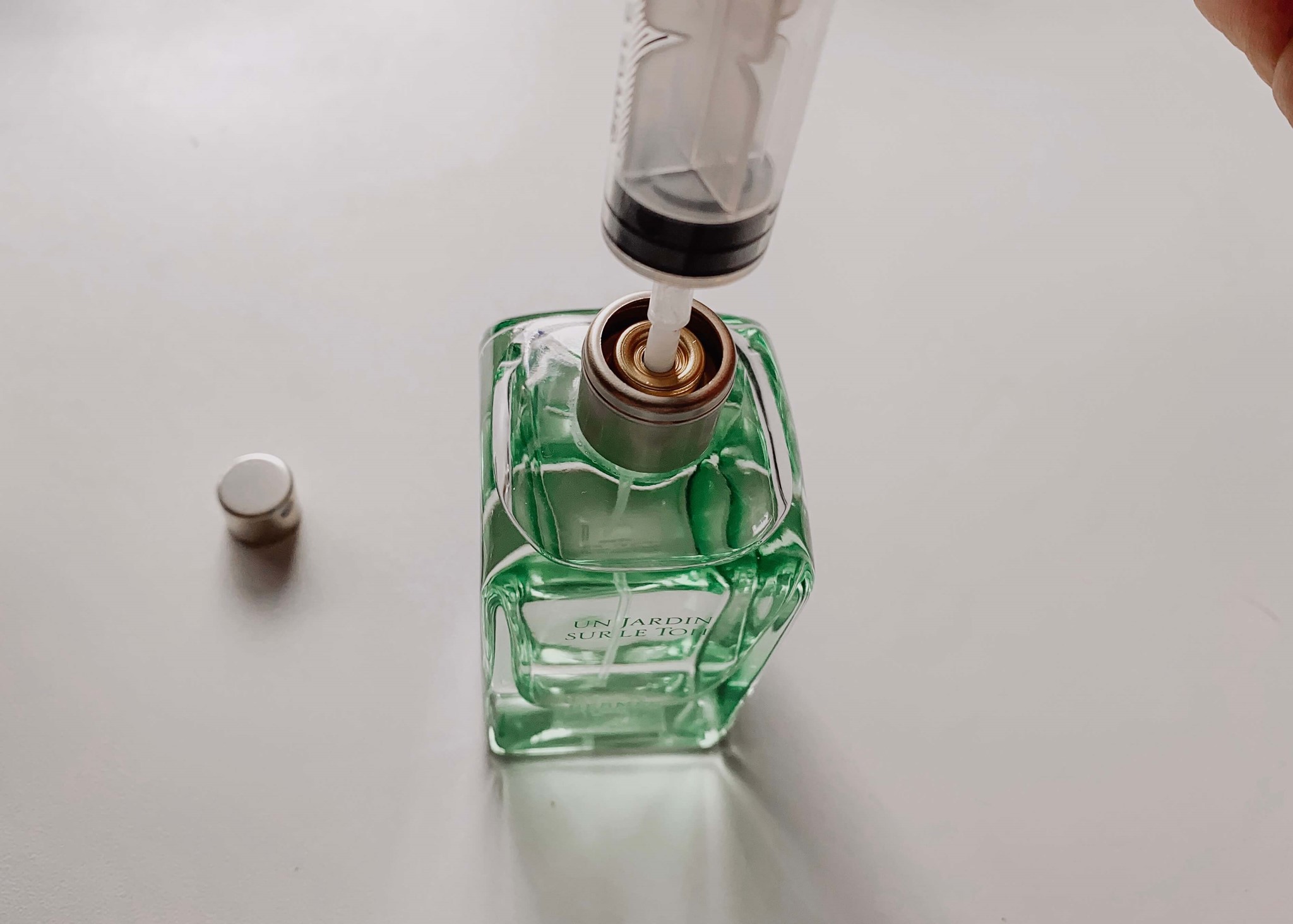 The Art of Fragrance Decanting: A Comprehensive Guide